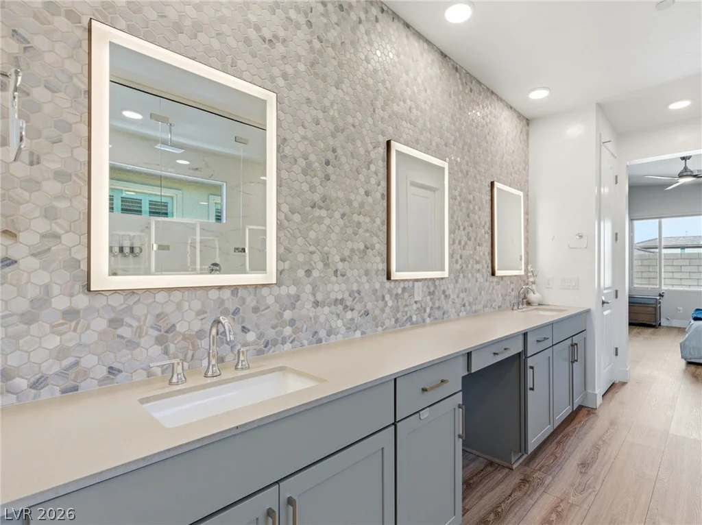 10054 Egan Valley, Las Vegas, NV 89166