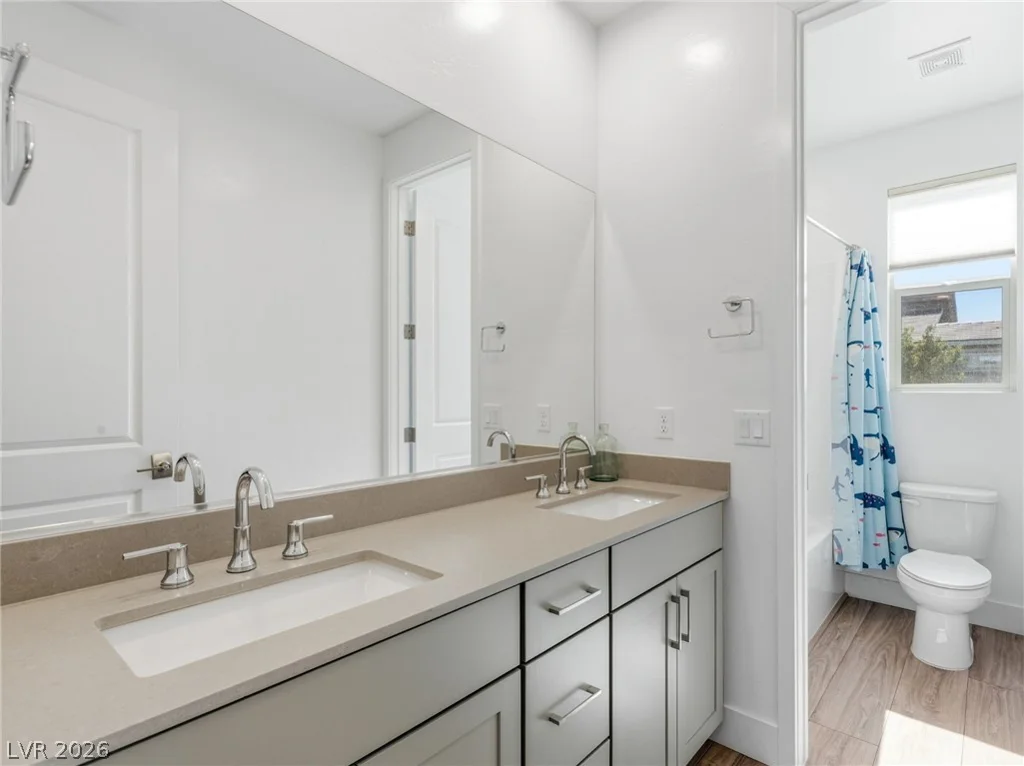 10054 Egan Valley, Las Vegas, NV 89166