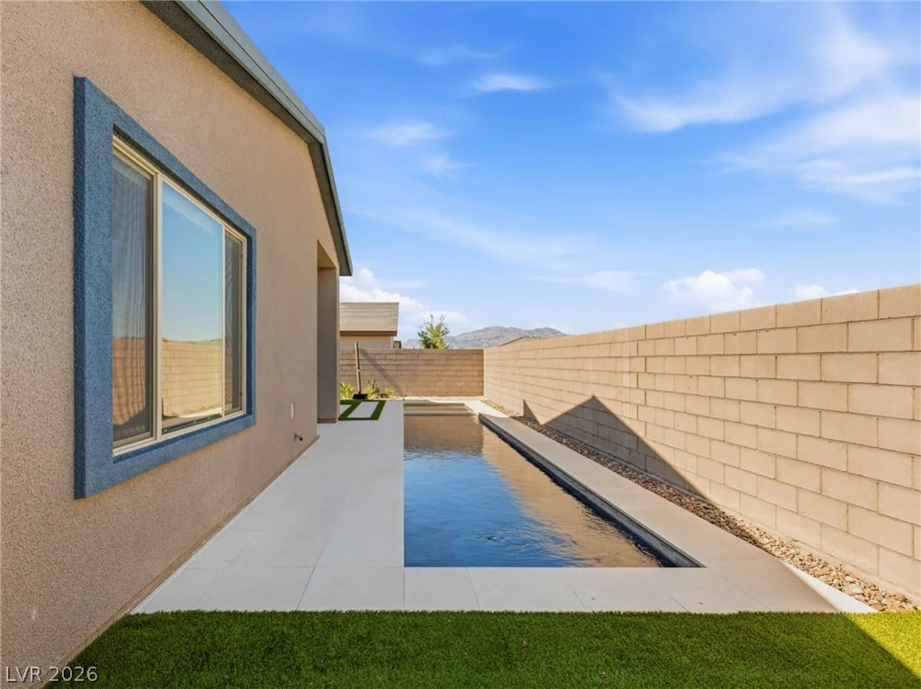 10054 Egan Valley, Las Vegas, NV 89166