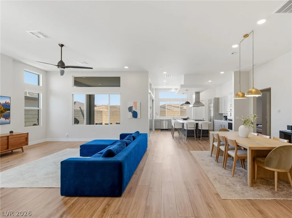 10054 Egan Valley, Las Vegas, NV 89166
