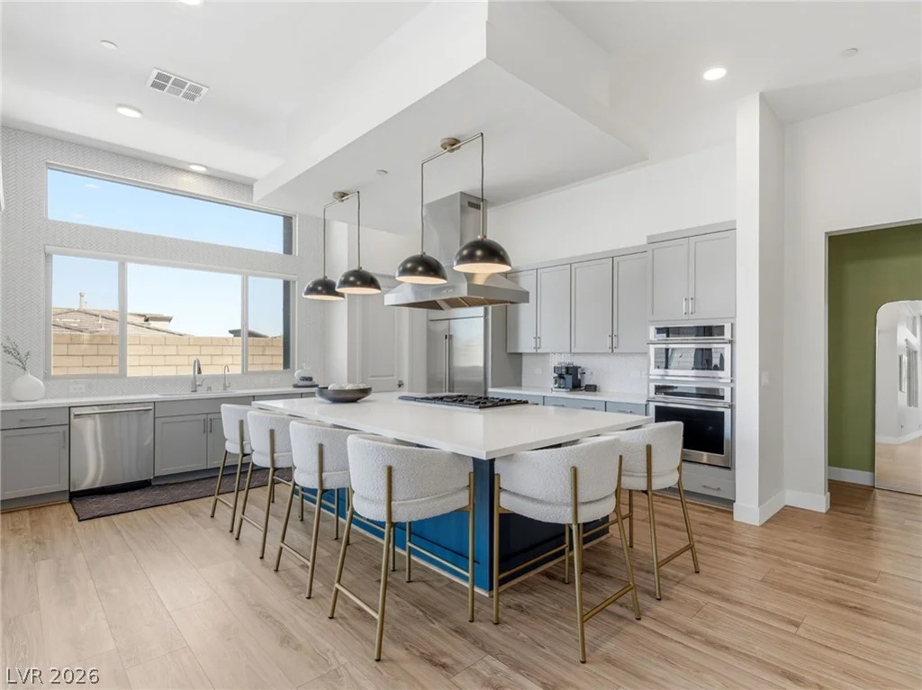 10054 Egan Valley, Las Vegas, NV 89166