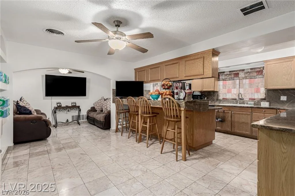 1924 1924 S 6th ST, Las Vegas, NV 89104