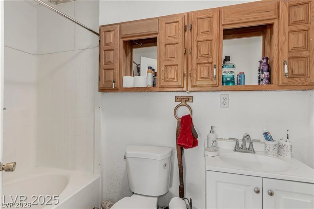 1924 1924 S 6th ST, Las Vegas, NV 89104