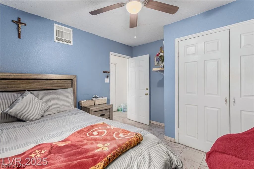 1924 1924 S 6th ST, Las Vegas, NV 89104