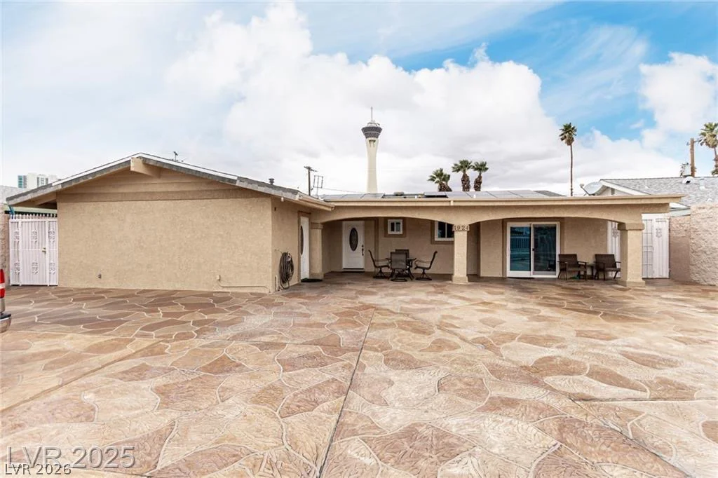 1924 1924 S 6th ST, Las Vegas, NV 89104