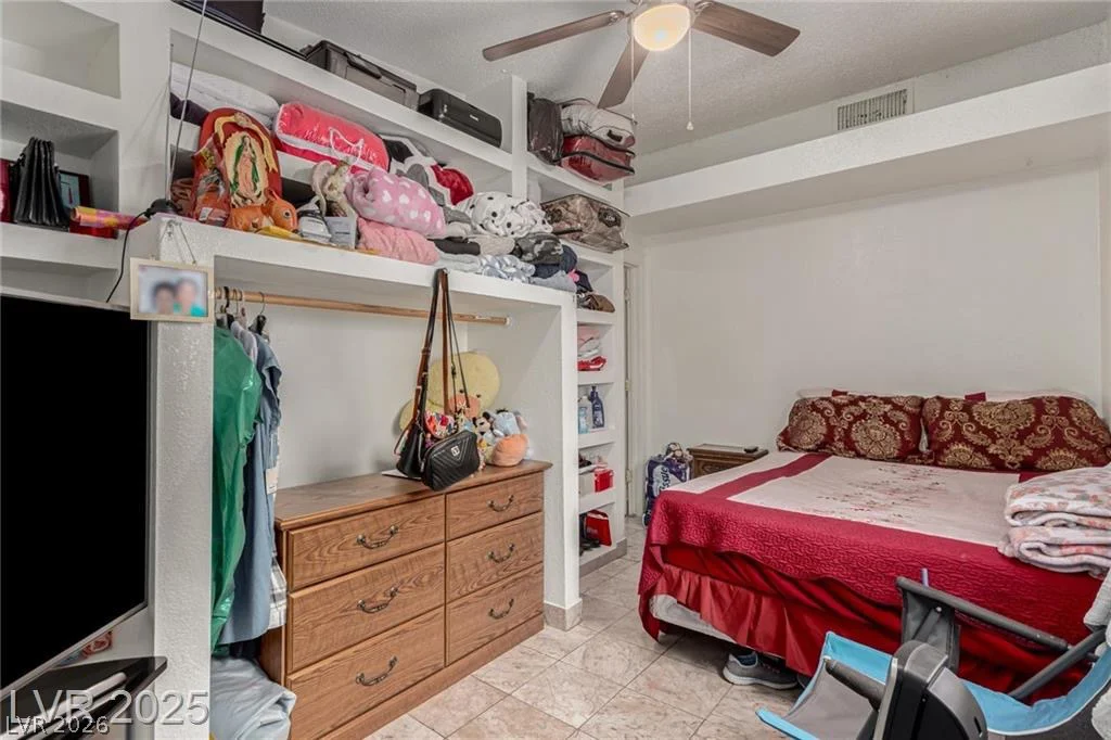 1924 1924 S 6th ST, Las Vegas, NV 89104