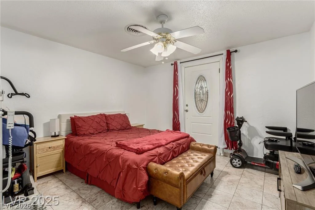 1924 1924 S 6th ST, Las Vegas, NV 89104