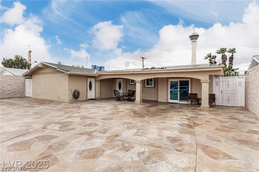 1924 1924 S 6th ST, Las Vegas, NV 89104