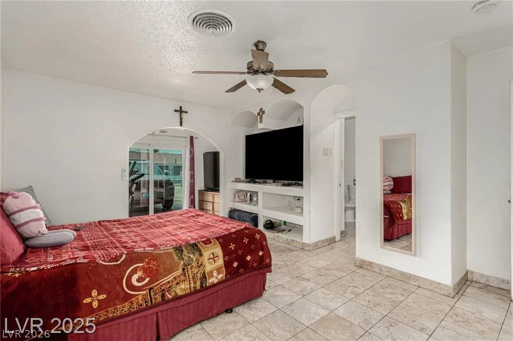 1924 1924 S 6th ST, Las Vegas, NV 89104