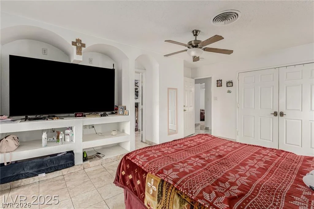 1924 1924 S 6th ST, Las Vegas, NV 89104