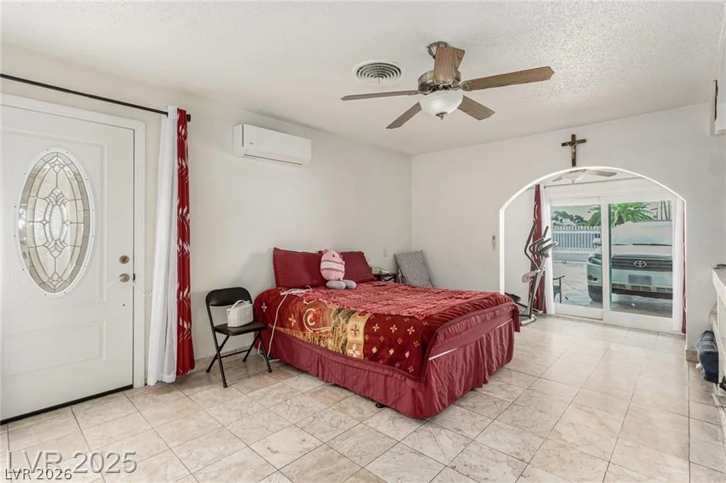 1924 1924 S 6th ST, Las Vegas, NV 89104