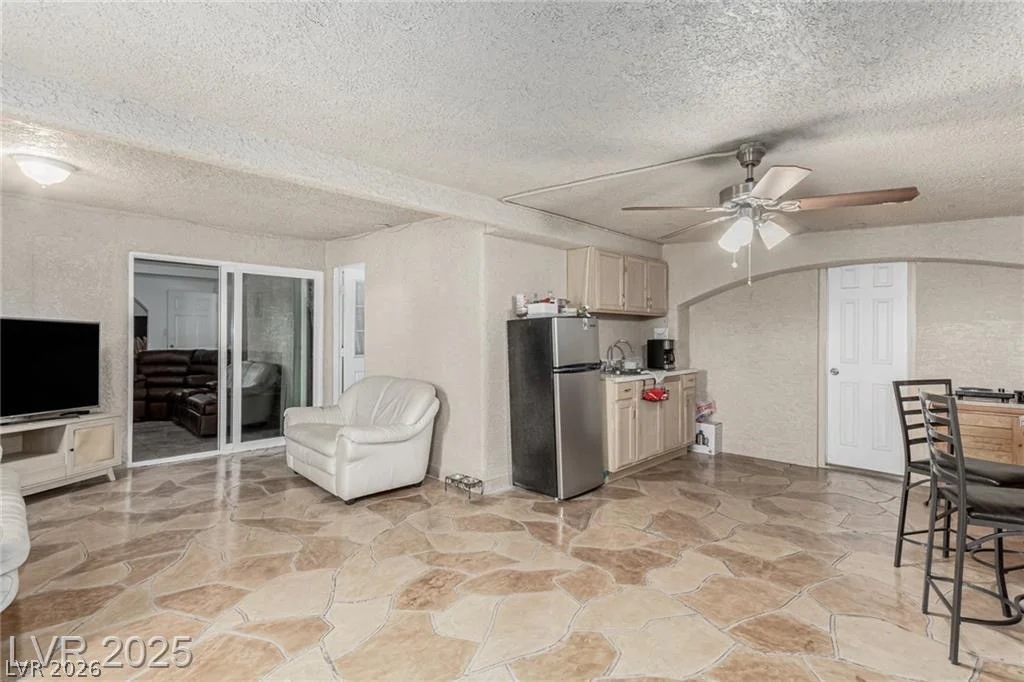1924 1924 S 6th ST, Las Vegas, NV 89104
