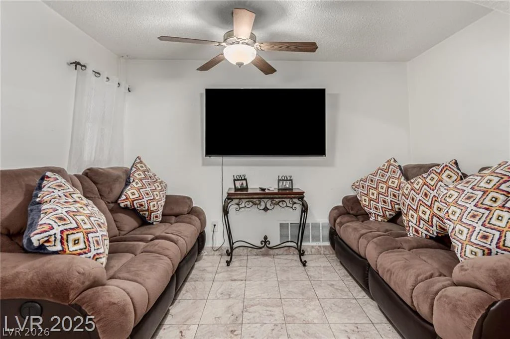 1924 1924 S 6th ST, Las Vegas, NV 89104