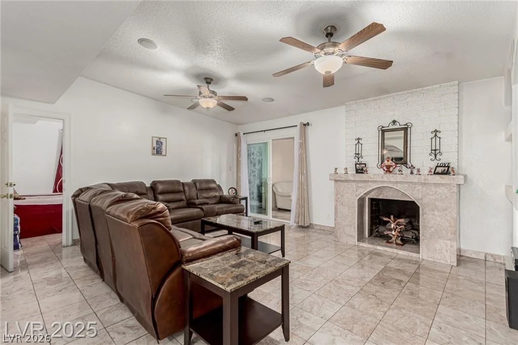 1924 1924 S 6th ST, Las Vegas, NV 89104