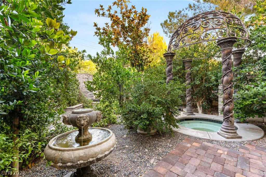 3001 Astoria Pines, Las Vegas, NV 89107