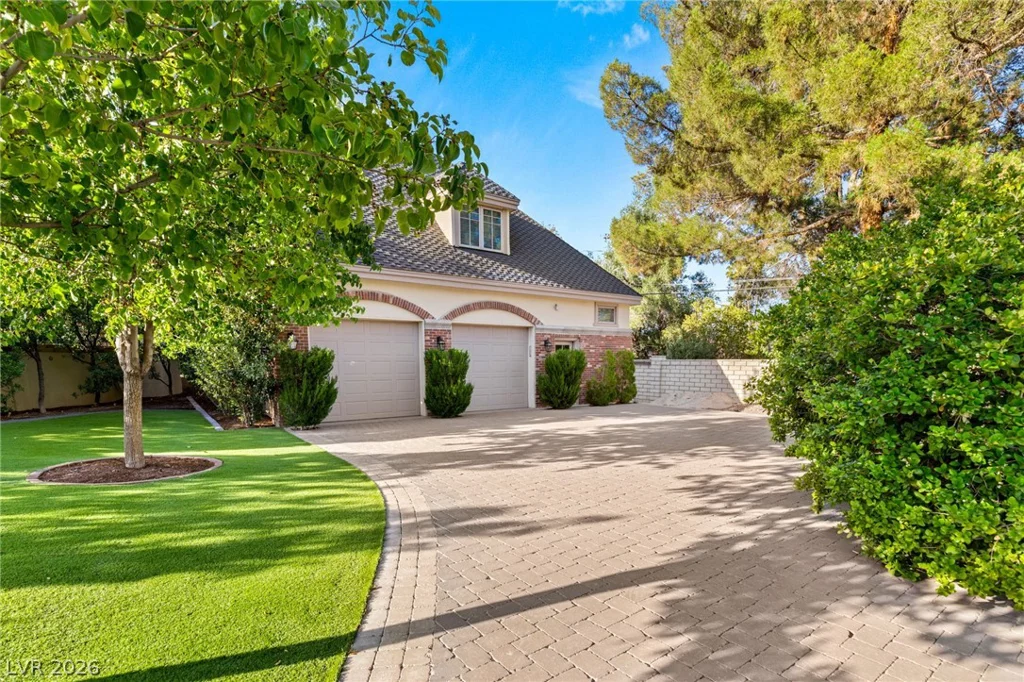 3001 Astoria Pines, Las Vegas, NV 89107