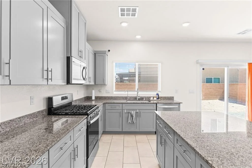 1880 Vass Springs, North Las Vegas, NV 89084