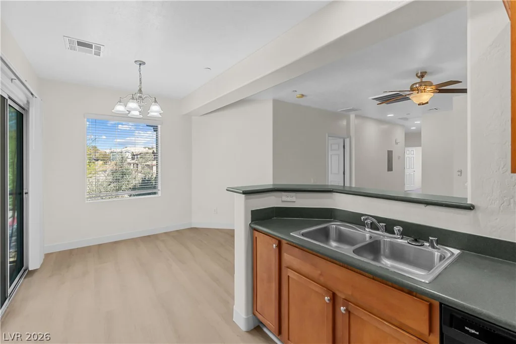 8324 Charleston, Las Vegas, NV 89117