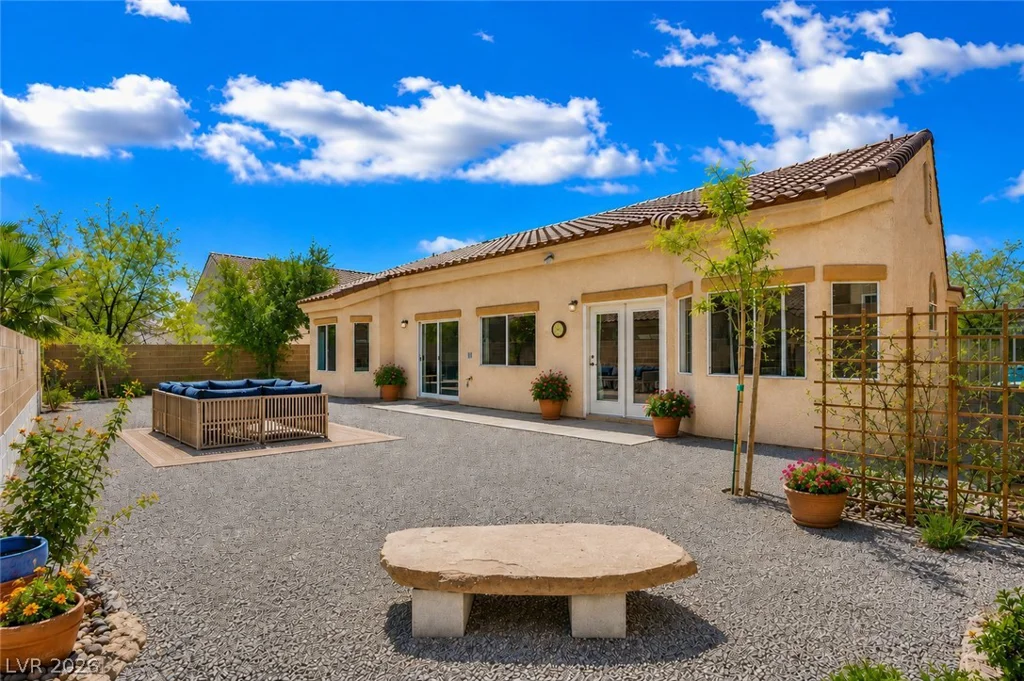 3940 Genoa, Las Vegas, NV 89141