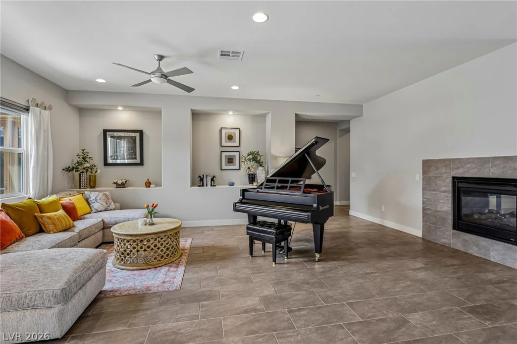 8785 Helena, Las Vegas, NV 89129