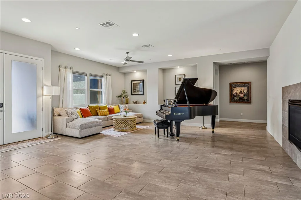 8785 Helena, Las Vegas, NV 89129