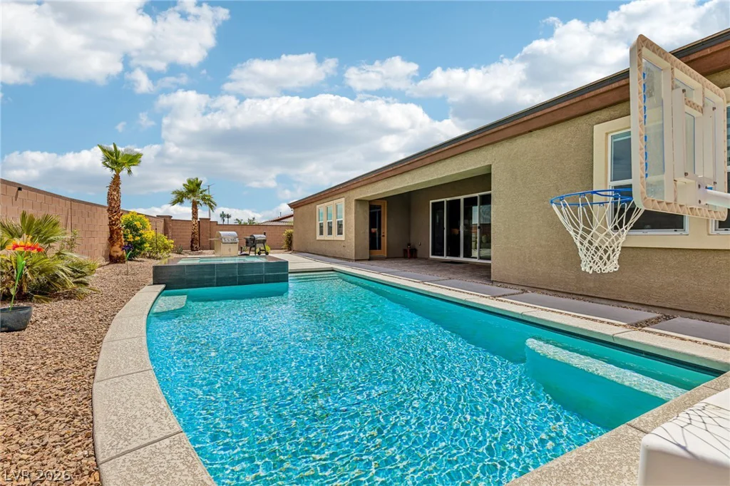 8785 Helena, Las Vegas, NV 89129