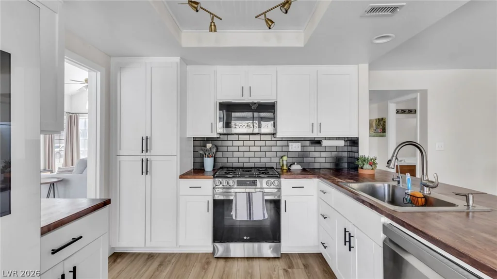 5620 Guiding Star, North Las Vegas, NV 89031