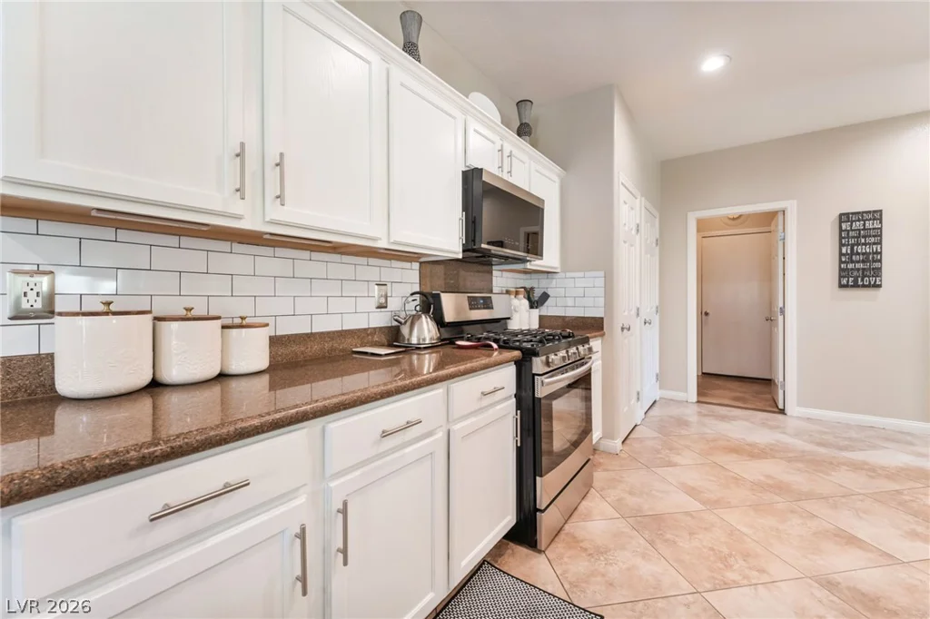 3765 Hollycroft, North Las Vegas, NV 89081