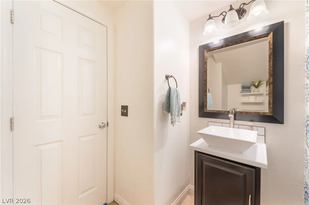 3765 Hollycroft, North Las Vegas, NV 89081