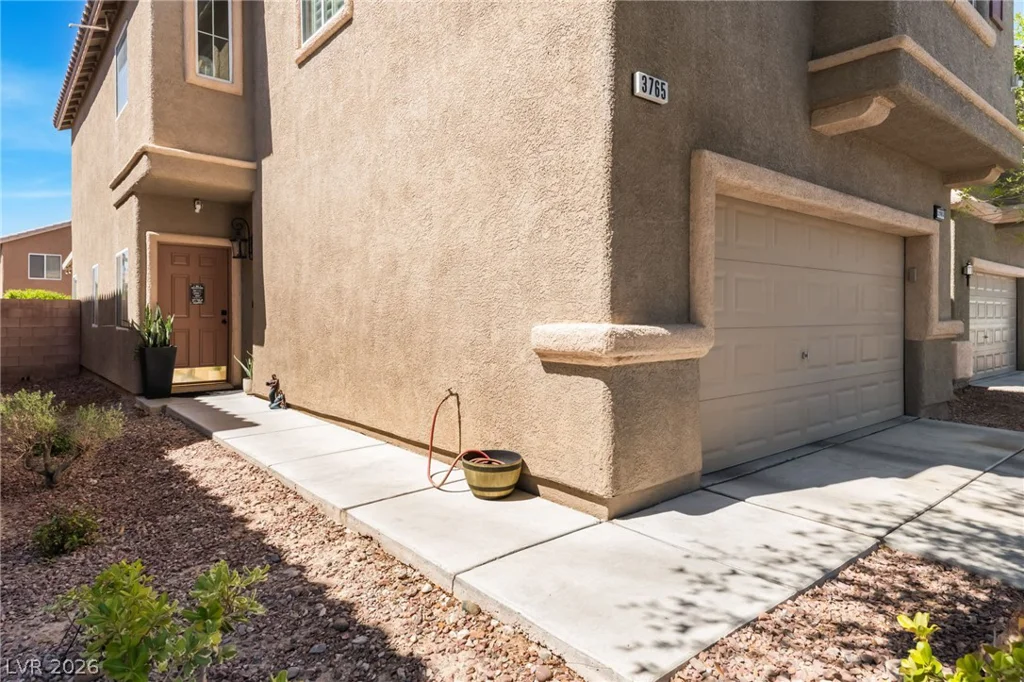 3765 Hollycroft, North Las Vegas, NV 89081