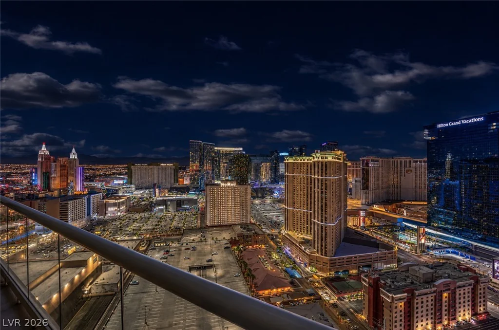 145 Harmon, Las Vegas, NV 89109