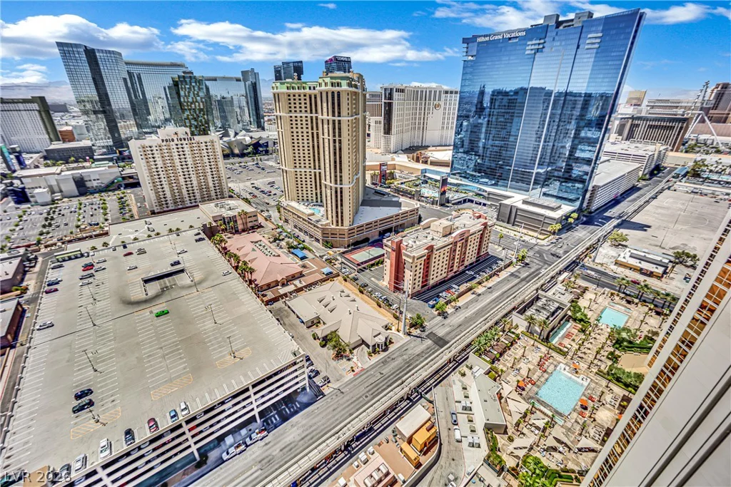 145 Harmon, Las Vegas, NV 89109