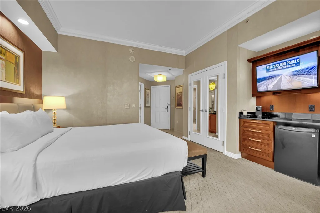 145 Harmon, Las Vegas, NV 89109