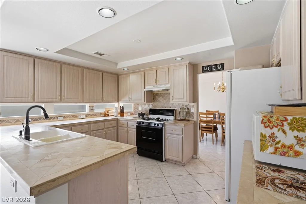 9752 Lookout Canyon, Las Vegas, NV 89183