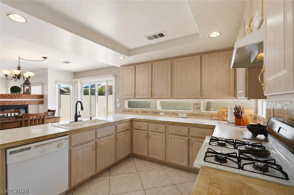9752 Lookout Canyon, Las Vegas, NV 89183