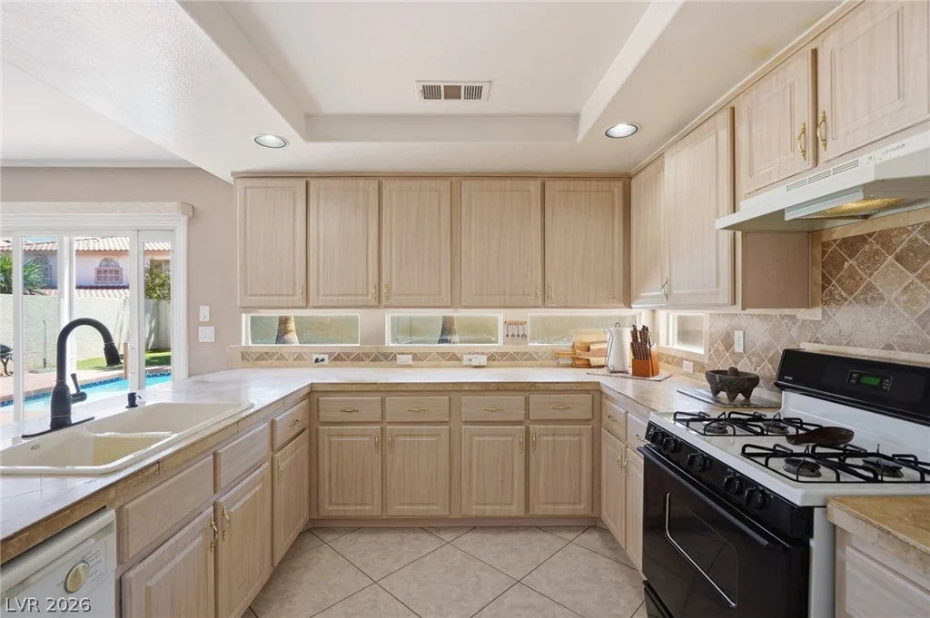 9752 Lookout Canyon, Las Vegas, NV 89183