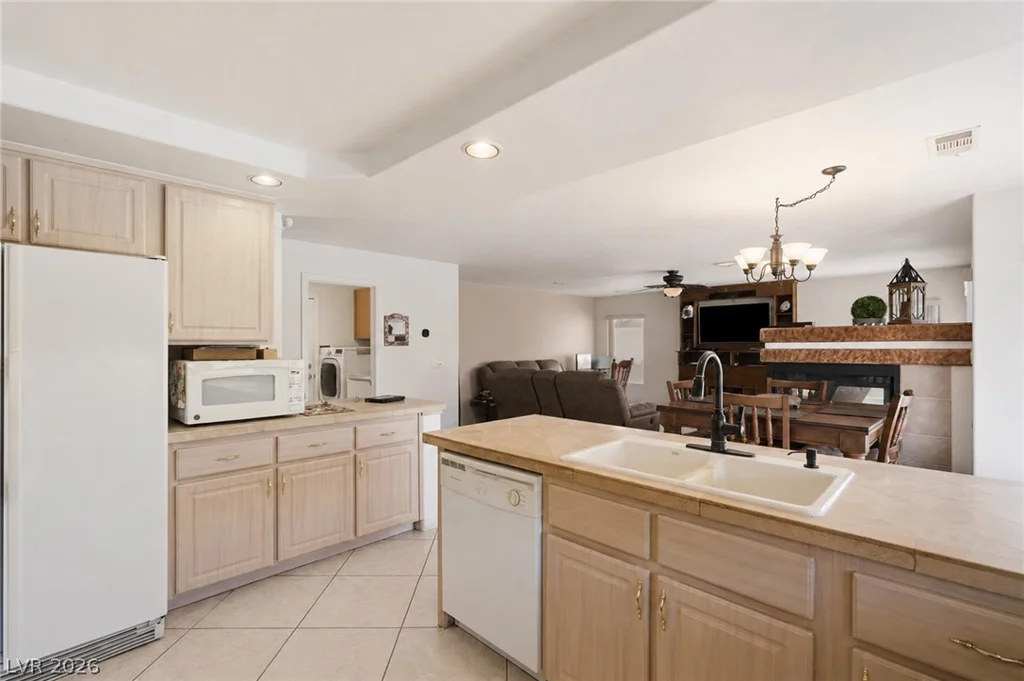 9752 Lookout Canyon, Las Vegas, NV 89183