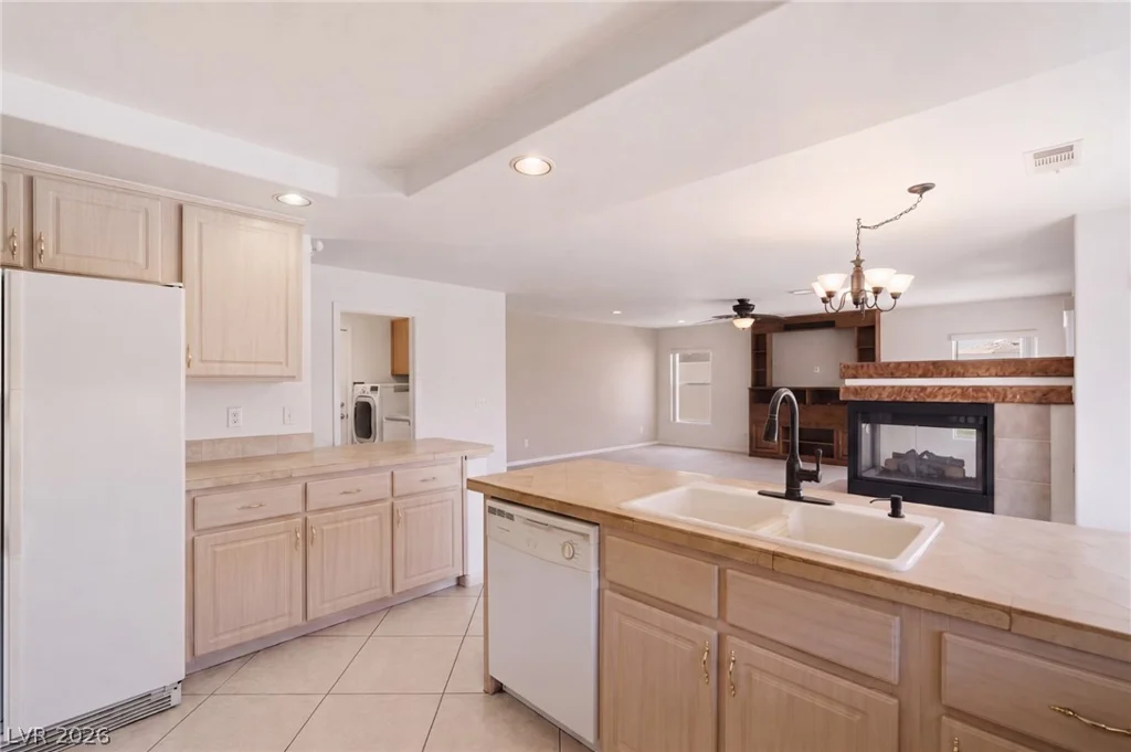 9752 Lookout Canyon, Las Vegas, NV 89183