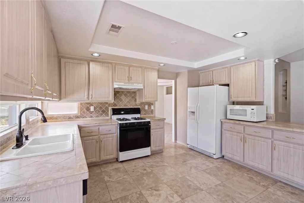 9752 Lookout Canyon, Las Vegas, NV 89183