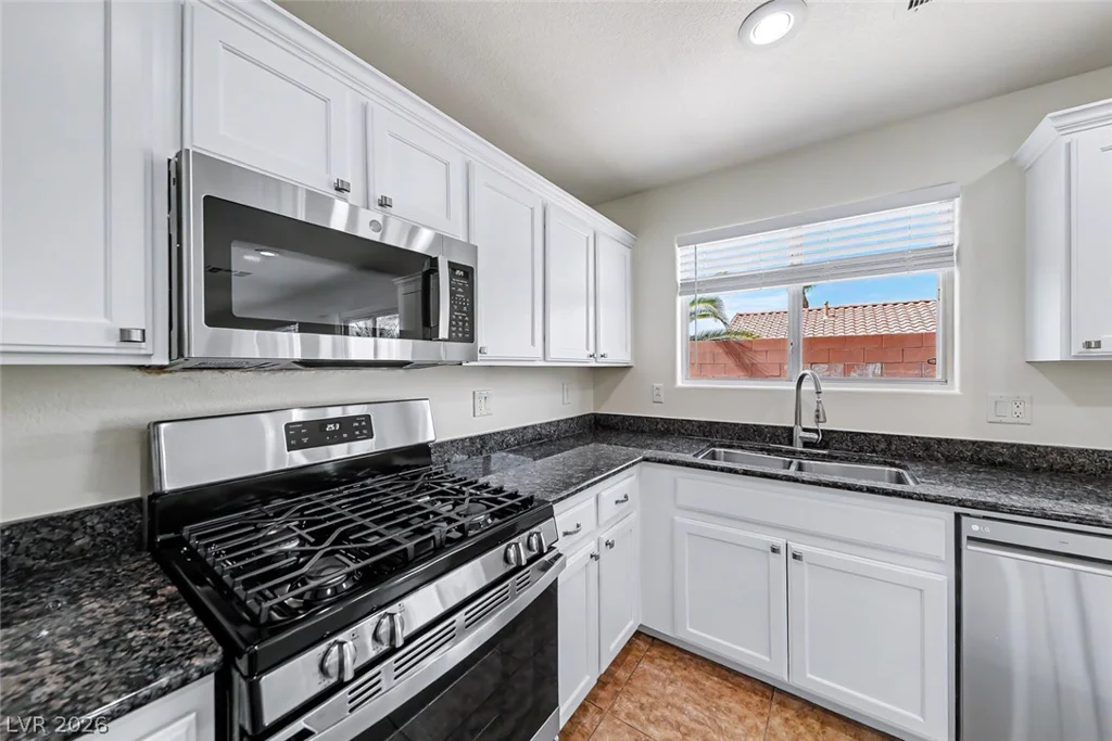 2704 Kona Crest, Henderson, NV 89052