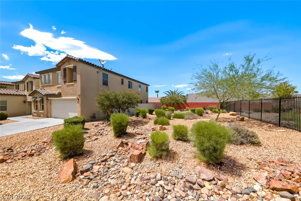 2704 Kona Crest, Henderson, NV 89052