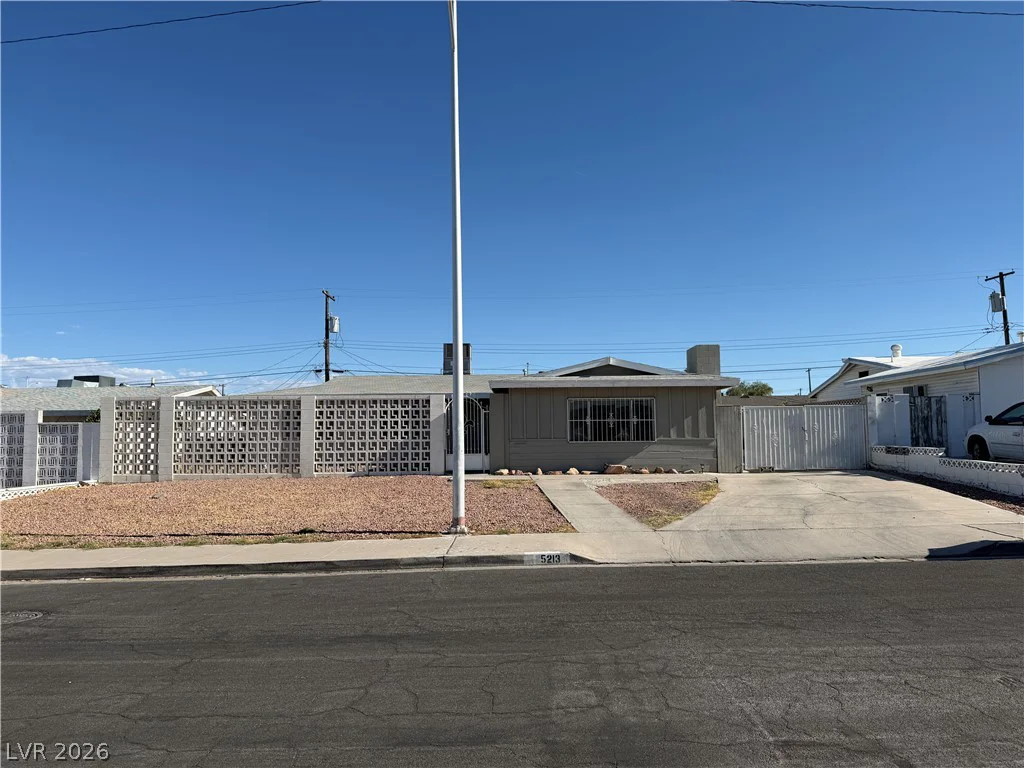 5213 Longridge, Las Vegas, NV 89146