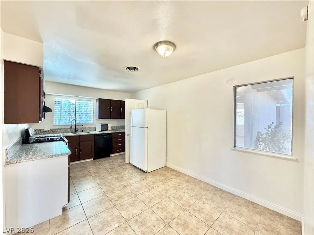 5213 Longridge, Las Vegas, NV 89146