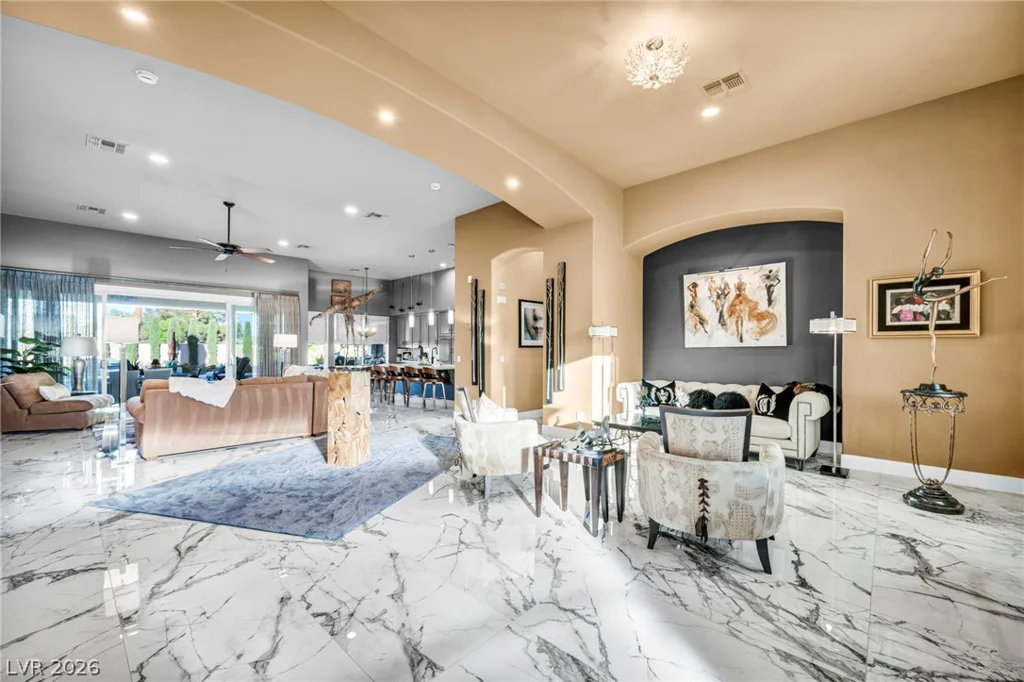 4702 Blue Mesa, Las Vegas, NV 89129