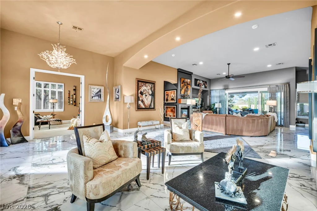 4702 Blue Mesa, Las Vegas, NV 89129
