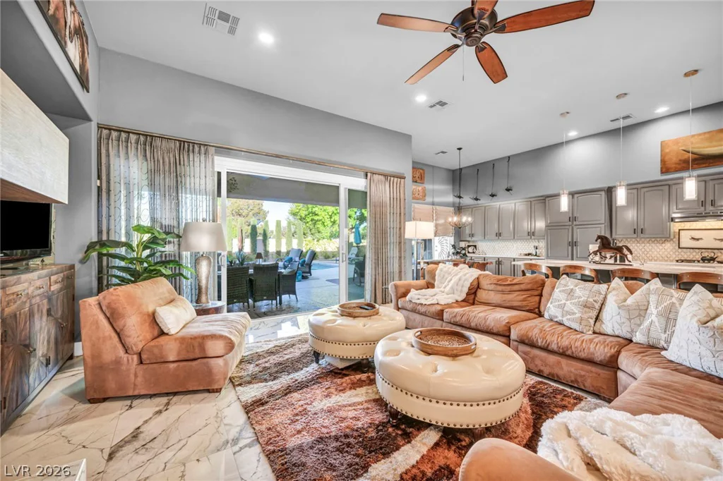 4702 Blue Mesa, Las Vegas, NV 89129