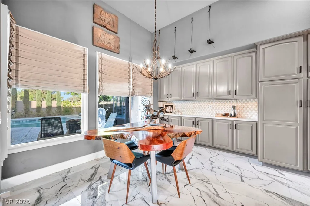 4702 Blue Mesa, Las Vegas, NV 89129