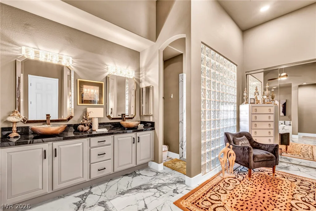 4702 Blue Mesa, Las Vegas, NV 89129