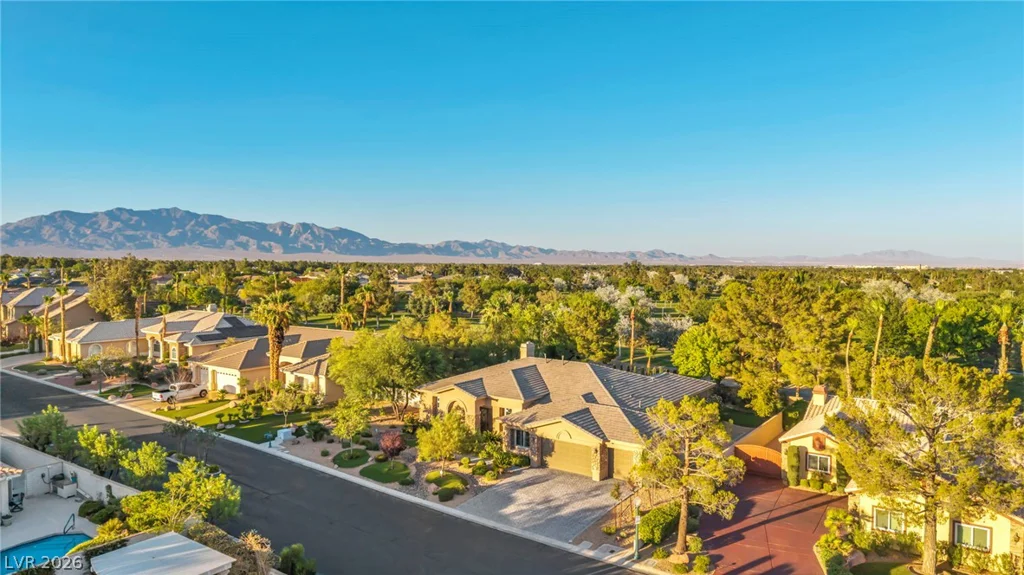 4702 Blue Mesa, Las Vegas, NV 89129