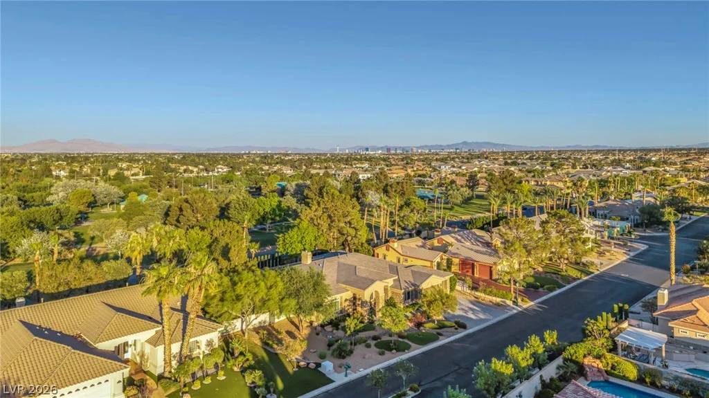 4702 Blue Mesa, Las Vegas, NV 89129